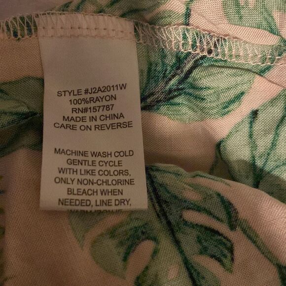 Palm Printed Shorts - Picture 4 of 8